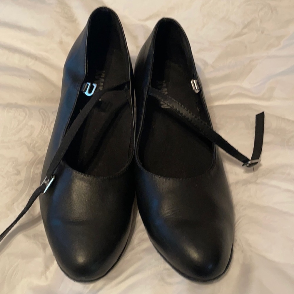 Dress shoes